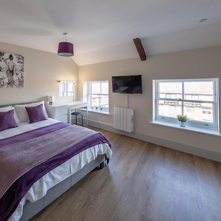Isabella House - Hereford City Centre Aparthotel, By Rentmyhouse Buitenkant foto
