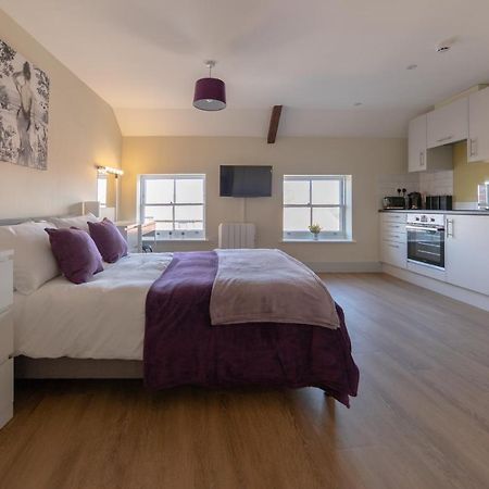 Isabella House - Hereford City Centre Aparthotel, By Rentmyhouse Buitenkant foto