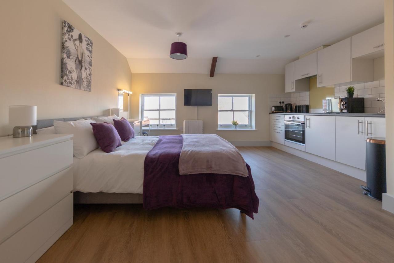 Isabella House - Hereford City Centre Aparthotel, By Rentmyhouse Buitenkant foto